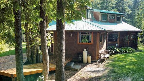 785 Beech Road, Nakusp, BC - Outdoor