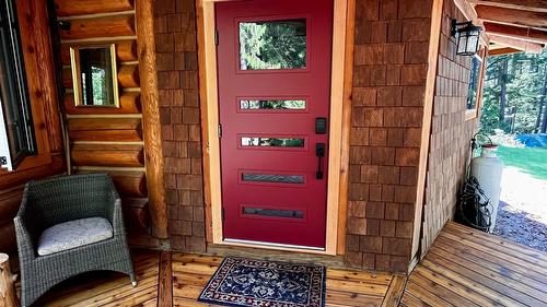 785 Beech Road, Nakusp, BC - Indoor Photo Showing Other Room
