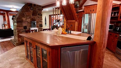 785 Beech Road, Nakusp, BC - Indoor