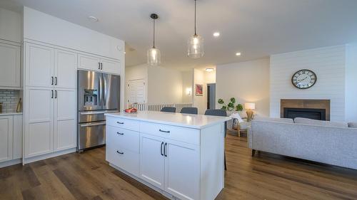 159-200 Grand Boulevard, Kamloops, BC - Indoor Photo Showing Kitchen With Fireplace With Upgraded Kitchen