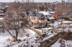 91 Mountain Park Avenue  Hamilton, ON L9A 1A1