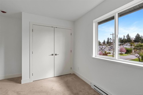 1-1559 Ash Rd, Saanich, BC 