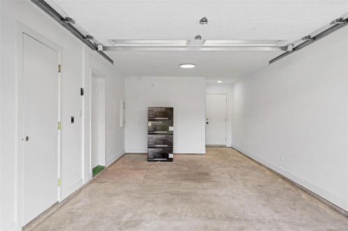 1-1559 Ash Rd, Saanich, BC 