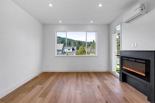 1-1559 Ash Rd, Saanich, BC 