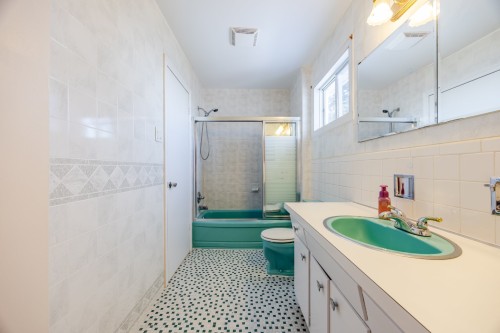 Salle de bains - 22 Rue Sunnydale, Dollard-Des-Ormeaux, QC - Indoor Photo Showing Bathroom
