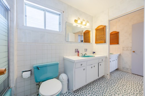 Salle de bains - 22 Rue Sunnydale, Dollard-Des-Ormeaux, QC - Indoor Photo Showing Bathroom