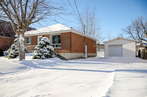 3440 Rue Gélineau  Longueuil (Saint-Hubert), QC J3Y 4L3