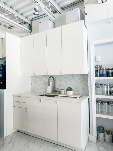 Commerce - 1795 Rue De Salaberry, Montréal (Ahuntsic-Cartierville), QC - Indoor Photo Showing Kitchen