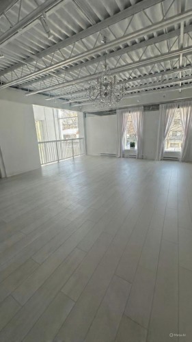 Commerce - 1795 Rue De Salaberry, Montréal (Ahuntsic-Cartierville), QC - Indoor Photo Showing Other Room