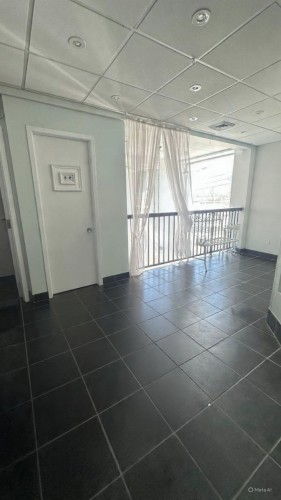 Commerce - 1795 Rue De Salaberry, Montréal (Ahuntsic-Cartierville), QC - Indoor Photo Showing Other Room