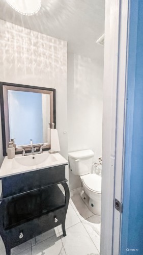 Commerce - 1795 Rue De Salaberry, Montréal (Ahuntsic-Cartierville), QC - Indoor Photo Showing Bathroom