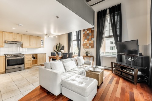 212-65 Boul. René-Lévesque E.  Montréal (Ville-Marie), QC H2X 1N2