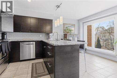 5123 Dryden Avenue, Burlington, ON - Indoor Photo Showing Kitchen With Upgraded Kitchen