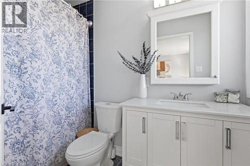 5123 Dryden Avenue, Burlington, ON - Indoor Photo Showing Bathroom