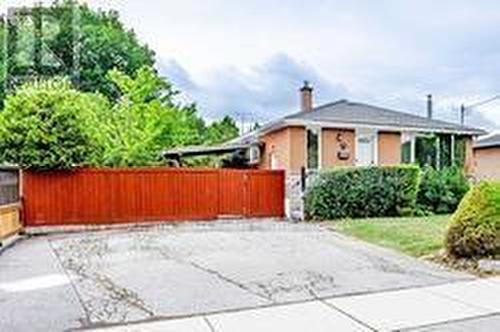 224 Hampton Heath Road, Burlington, ON - Outdoor