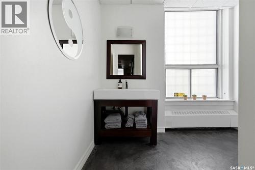 400 2020 11Th Avenue, Regina, SK - Indoor Photo Showing Other Room