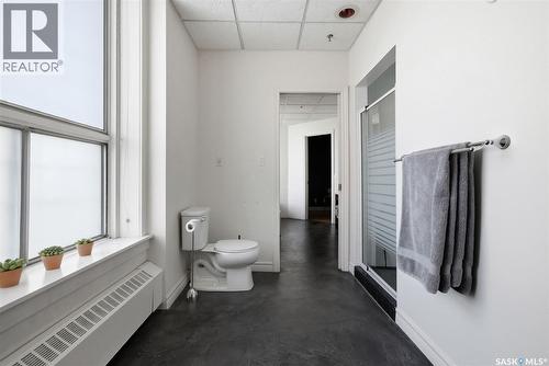 400 2020 11Th Avenue, Regina, SK - Indoor Photo Showing Bathroom