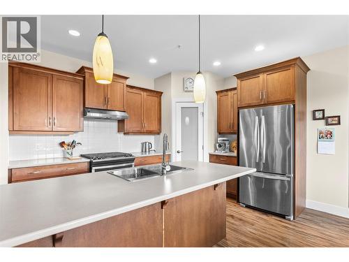 2372 Oglow Drive, Armstrong, BC - Indoor Photo Showing Kitchen With Double Sink