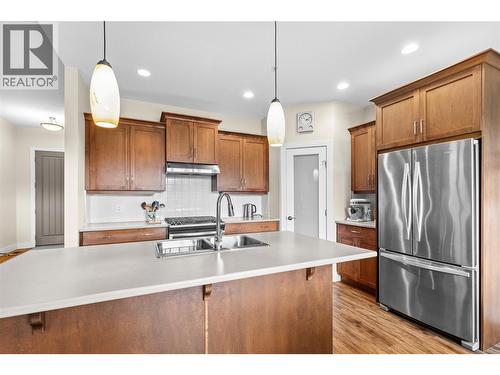 2372 Oglow Drive, Armstrong, BC - Indoor Photo Showing Kitchen With Double Sink