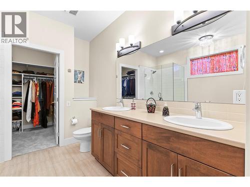 2372 Oglow Drive, Armstrong, BC - Indoor Photo Showing Bathroom