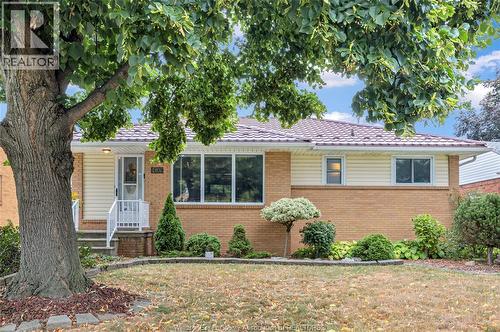 486 BERTHA  Windsor, ON N8N 0B1