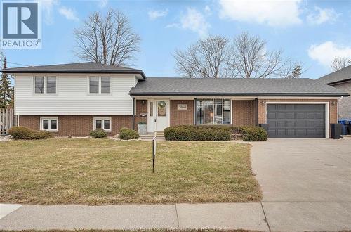 3868 HOWARD  Windsor, ON N9G 1N7