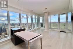 5902 - 197 YONGE STREET  Toronto, ON M5B 1M4