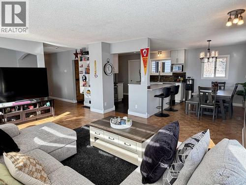 864 Old Loop Road, Vanderhoof, BC - Indoor Photo Showing Living Room