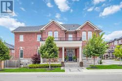 81 DUNDONALD TRAIL Newmarket, ON L3Y 0E1