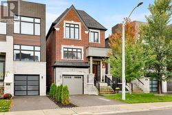 9 CHIMNEY SWIFT COURT  Toronto, ON M9B 0C6