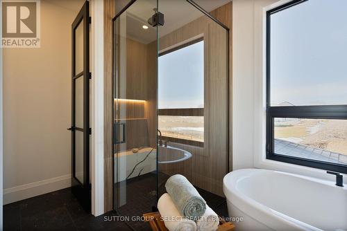 588 Creekview Chase, London North (North R), ON - Indoor Photo Showing Bathroom