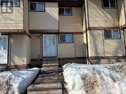 1585 FEATHER LANE  Ottawa, ON K1T 1V3