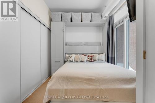 104 - 360 Cumberland Street, Ottawa, ON - Indoor Photo Showing Bedroom