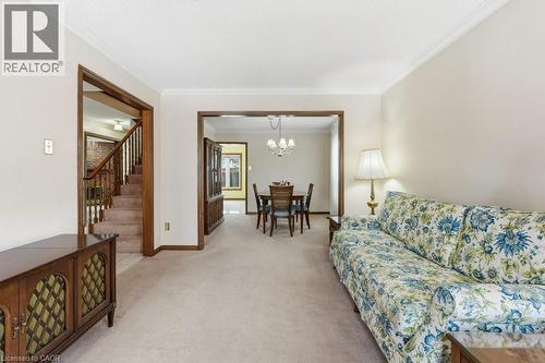 639 Rexford Drive, Hamilton, ON - Indoor Photo Showing Living Room