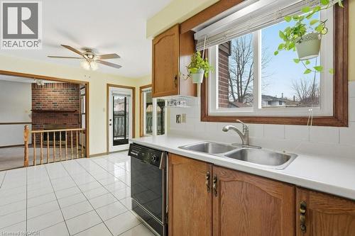 639 Rexford Drive, Hamilton, ON - Indoor Photo Showing Kitchen With Double Sink