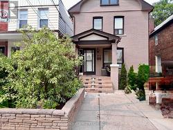 1 - 212 MARIA STREET  Toronto, ON M6P 1W4