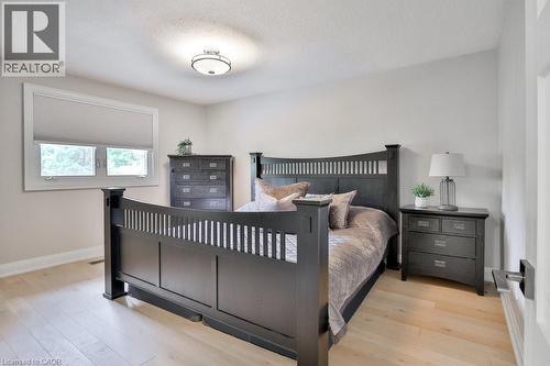 3354 Bristol Drive, Burlington, ON - Indoor Photo Showing Bedroom