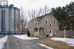 4752 CRAWFORD PLACE W  Niagara Falls (Downtown), ON L2E 1Z2