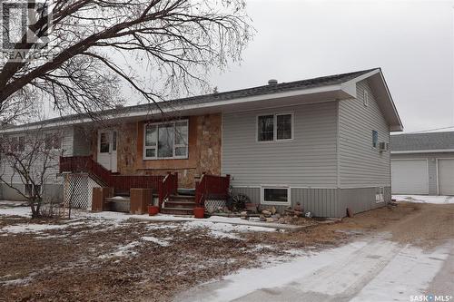 228 7th AVENUE E  Gravelbourg, SK S0H 1X0