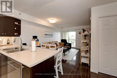 404 - 3060 Rotary Way, Burlington, ON - Indoor Photo Showing Kitchen With Double Sink