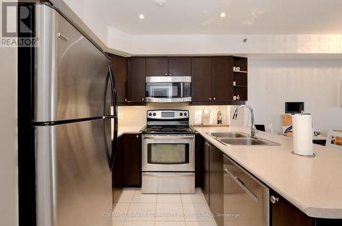 404 - 3060 Rotary Way, Burlington, ON - Indoor Photo Showing Kitchen With Double Sink