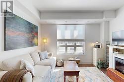 7 - 4015 HICKORY DRIVE  Mississauga, ON L4W 1L1