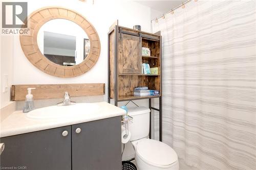 3060 Rotary Way Unit# 404, Burlington, ON - Indoor Photo Showing Bathroom
