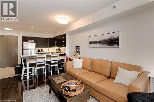 3060 Rotary Way Unit# 404, Burlington, ON - Indoor Photo Showing Living Room