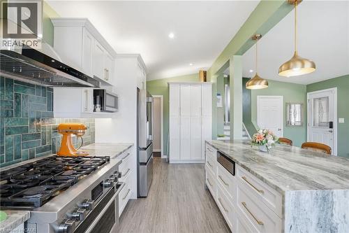 7 Rapallo Drive, Hamilton, ON - Indoor Photo Showing Kitchen With Upgraded Kitchen