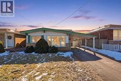 7 RAPALLO Drive  Hamilton, ON L8T 3X6