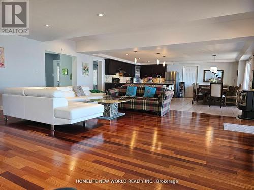 20 Potts Lane, Scugog, ON - Indoor Photo Showing Living Room