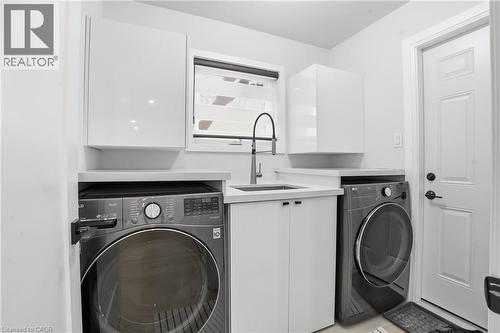 108 Greenshire Drive, Hamilton, ON - Indoor Photo Showing Laundry Room