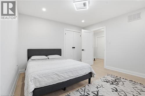 108 Greenshire Drive, Hamilton, ON - Indoor Photo Showing Bedroom