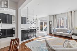 7 GOLDTHREAD TERRACE Toronto, ON M3H 4N2